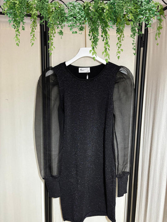 VESTIDO NEGRO DE PUNTO BRILLANTE CON MANGAS TUL